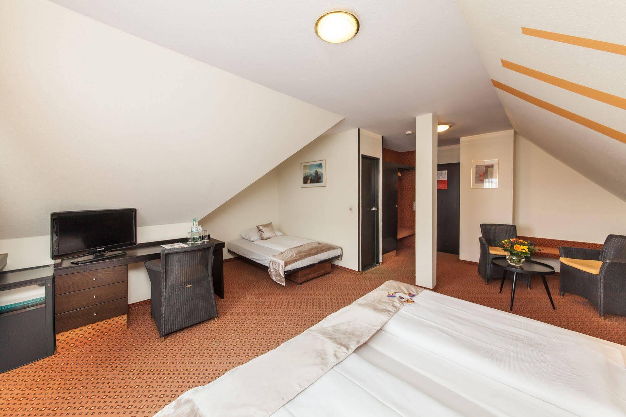 Hotel Strohgaeu Korntal-Münchingen Kültér fotó