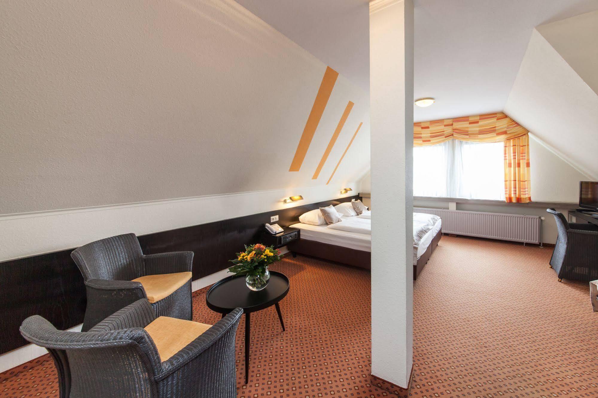 Hotel Strohgaeu Korntal-Münchingen Kültér fotó