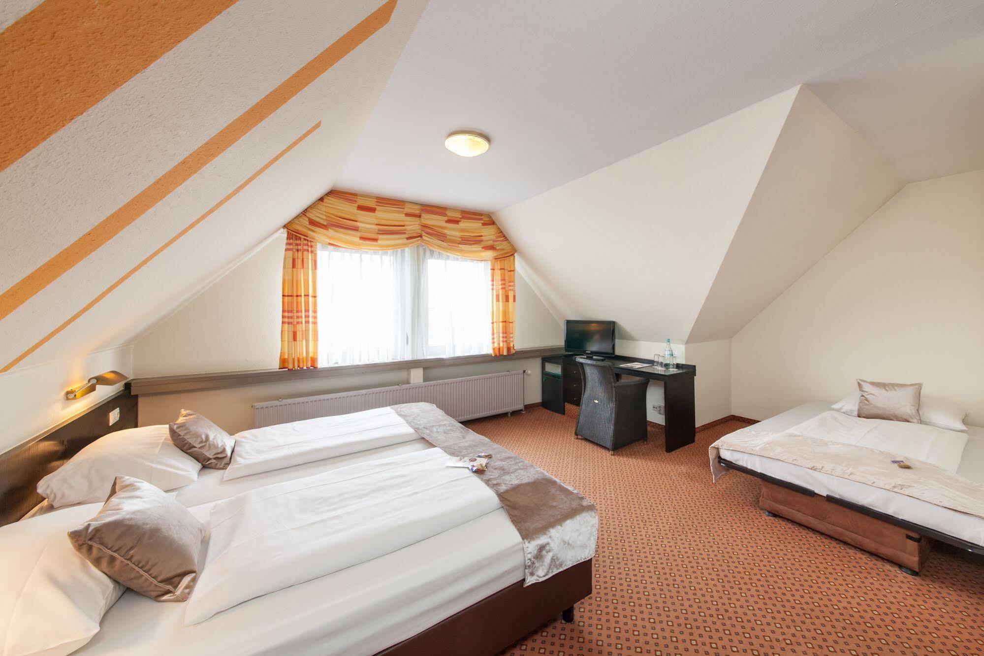 Hotel Strohgaeu Korntal-Münchingen Kültér fotó