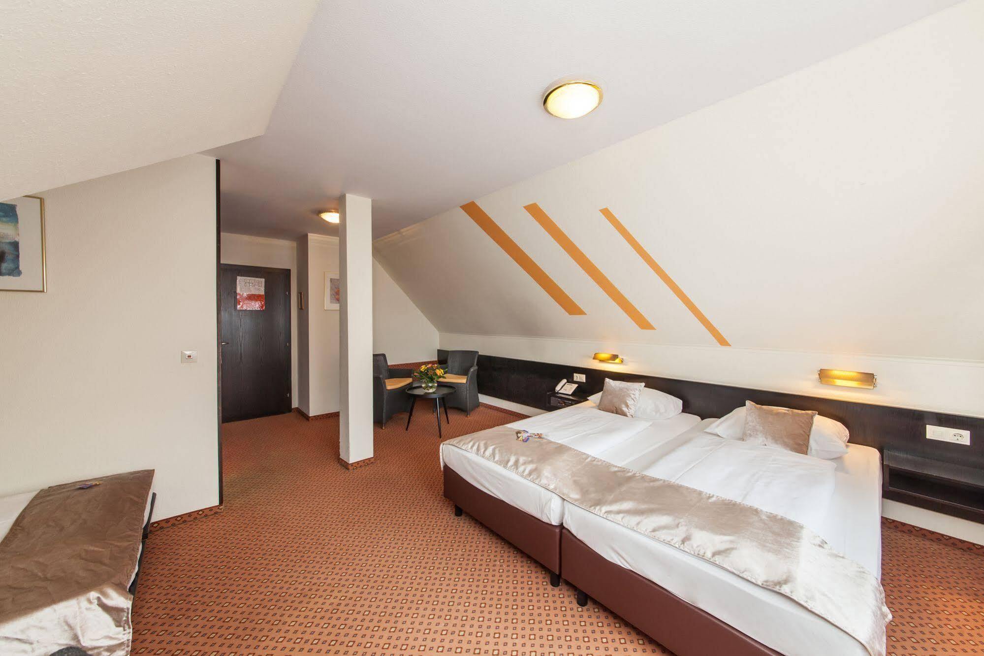 Hotel Strohgaeu Korntal-Münchingen Kültér fotó